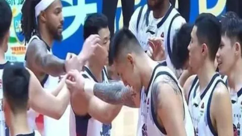 张五失态显老态，大雷失误表情过激！一言败北，中超首发席位恐不保？